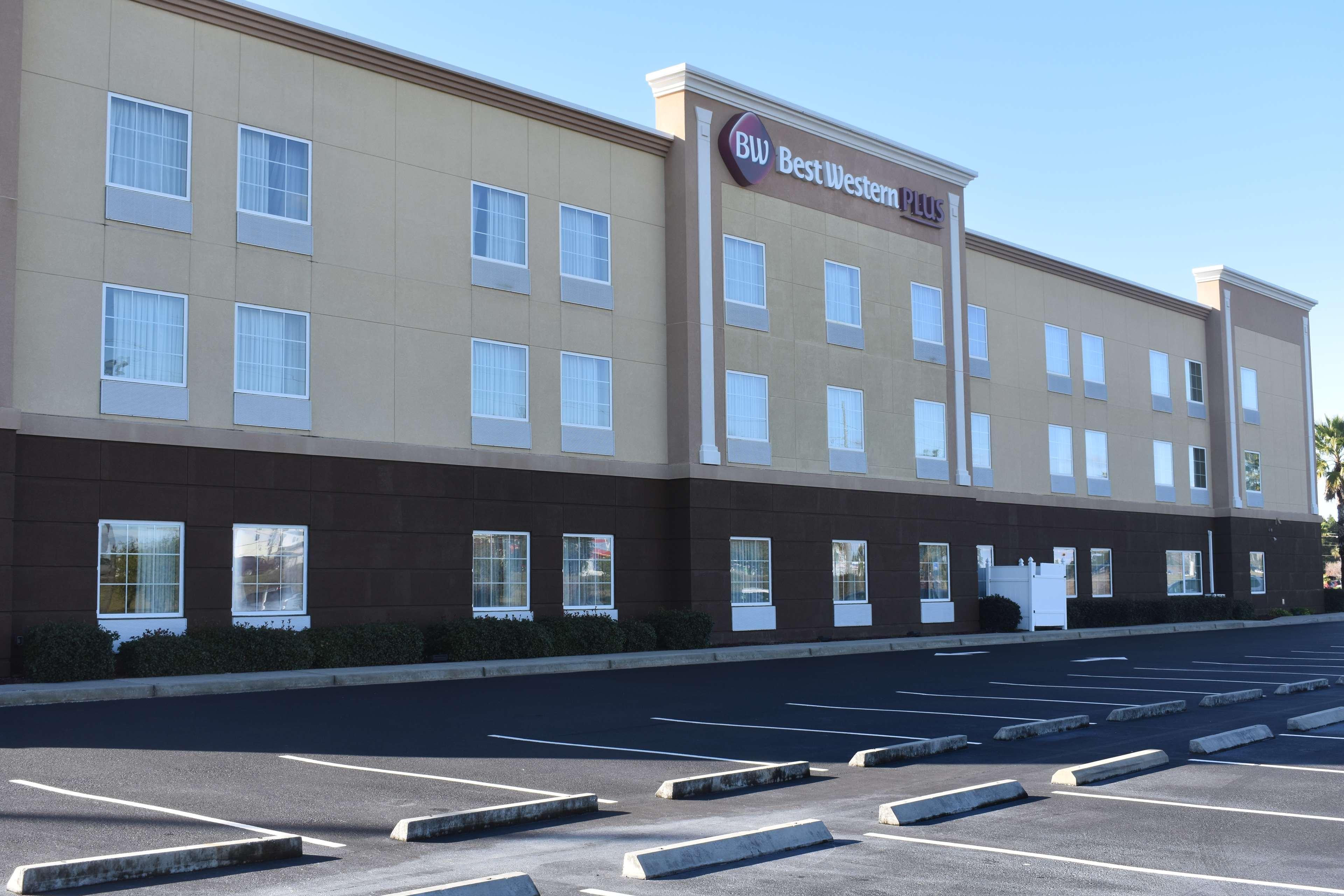 Best Western Plus Brunswick Inn & Suites Buitenkant foto